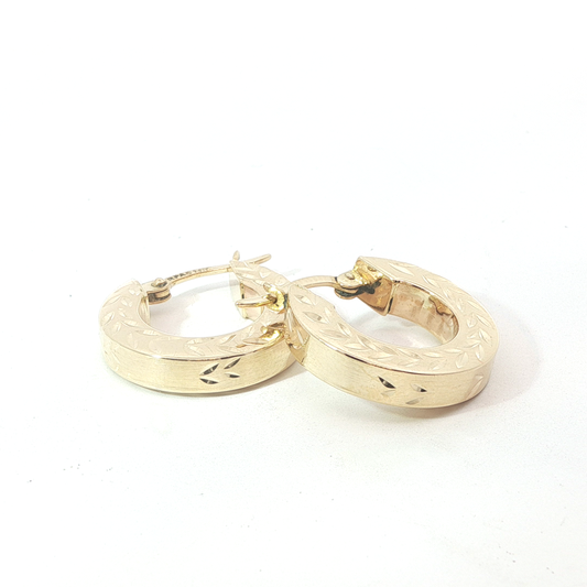 P. Creolen Gelbgold 585 / 14 Karat L: 18 mm Nr. 6768