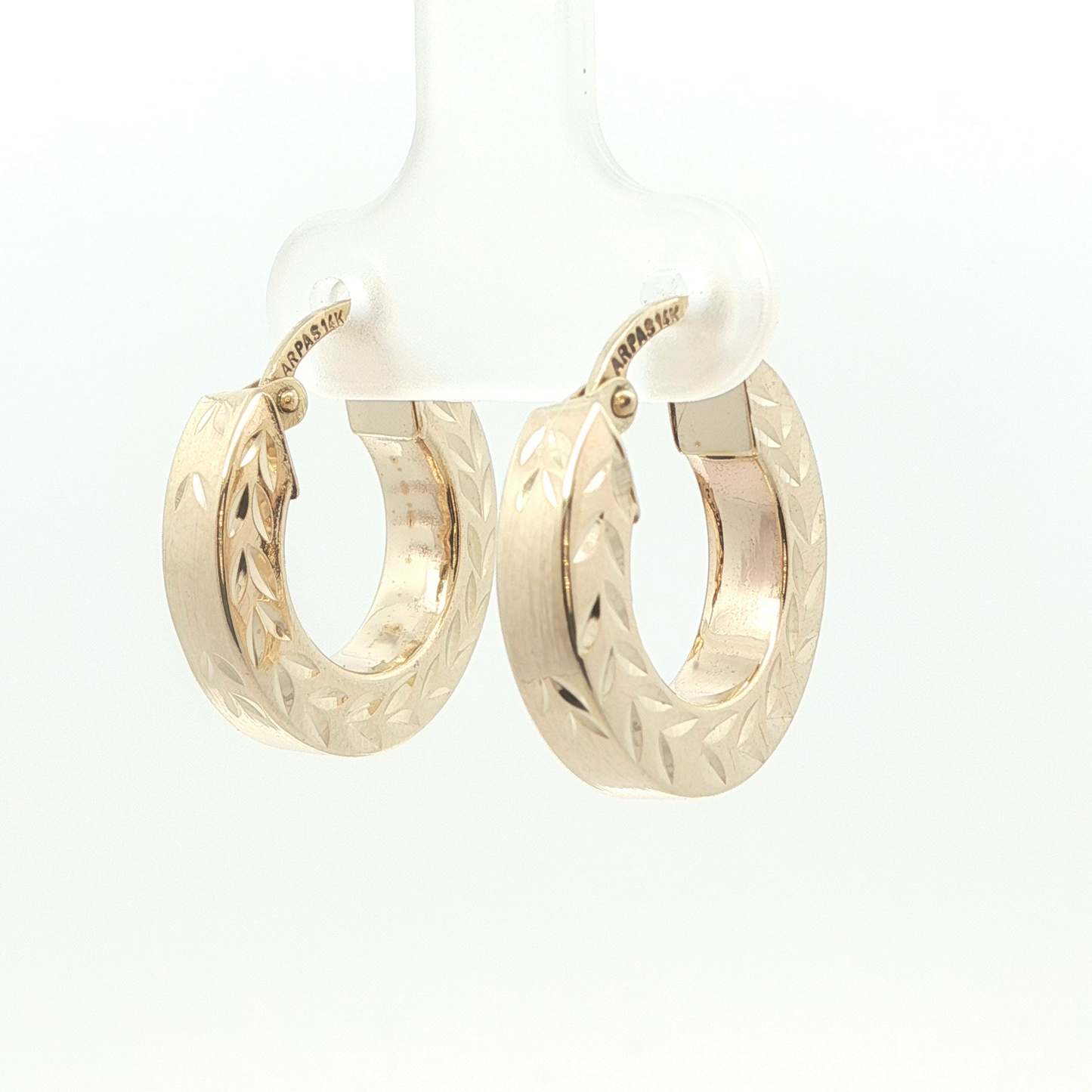 P. Creolen Gelbgold 585 / 14 Karat L: 18 mm Nr. 6768