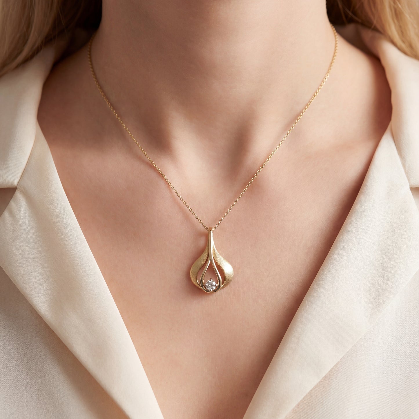 Anhänger Gelbgold 585 / 14 Karat mit Brill. L: 16 mm Nr. 6805